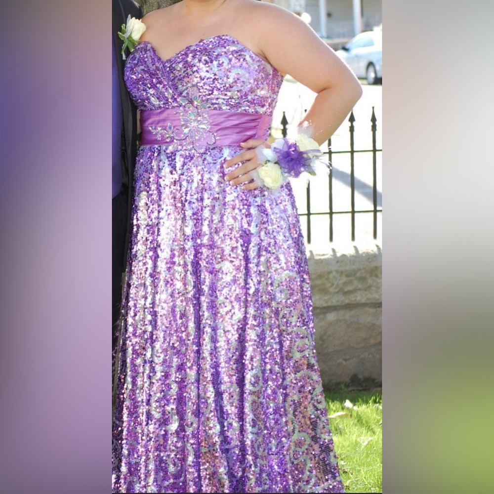 Size 18 Purple and Silver Prom/Formal Dress